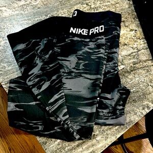 2 pairs  Nike Pro capri length